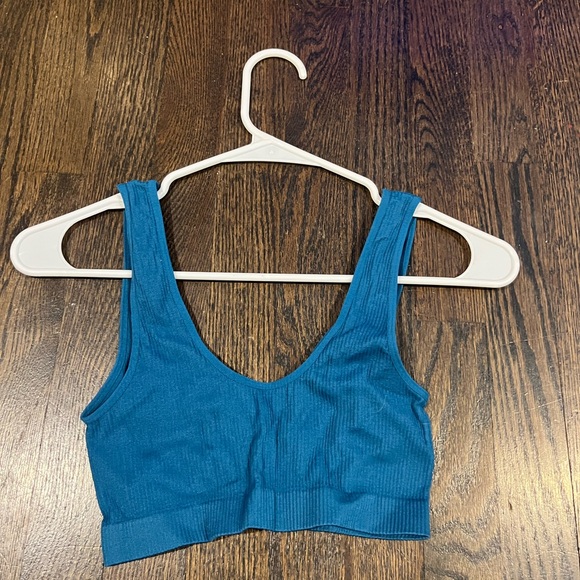 Colsie athletic too - Picture 1 of 2